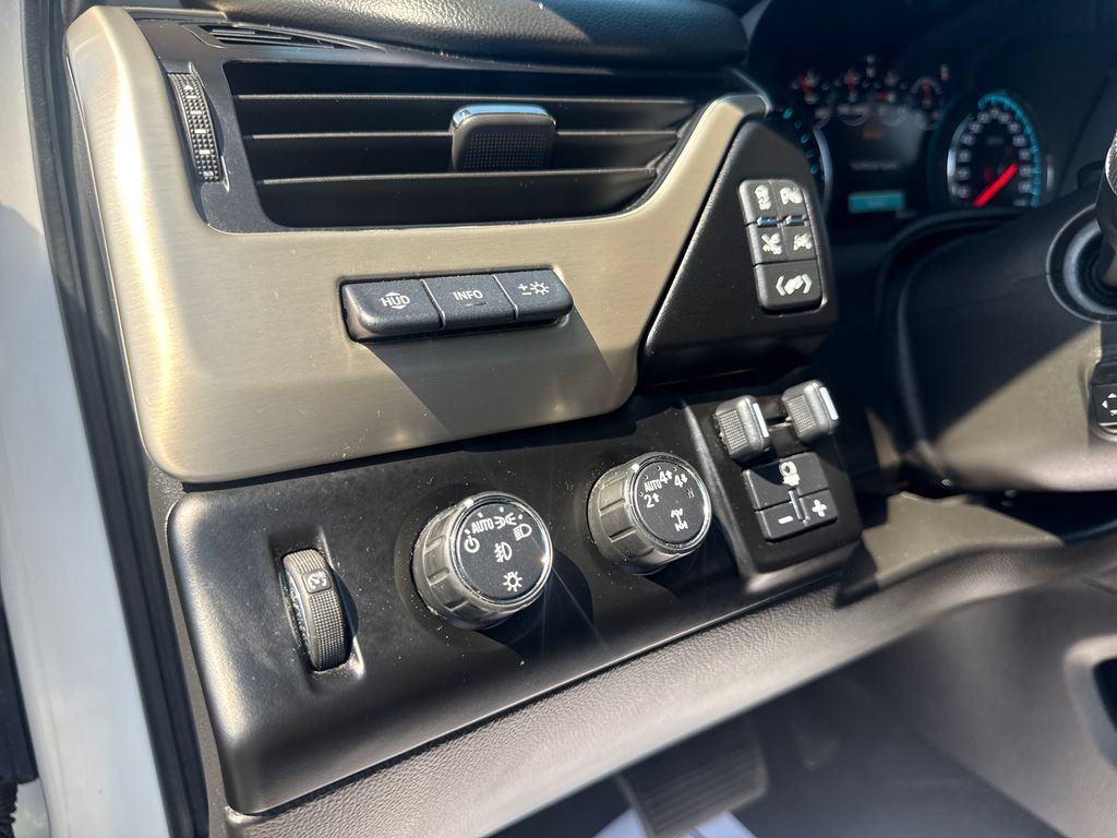 Used 2020 GMC Yukon Denali w/ Denali Ultimate Package AWD/4WD image 34