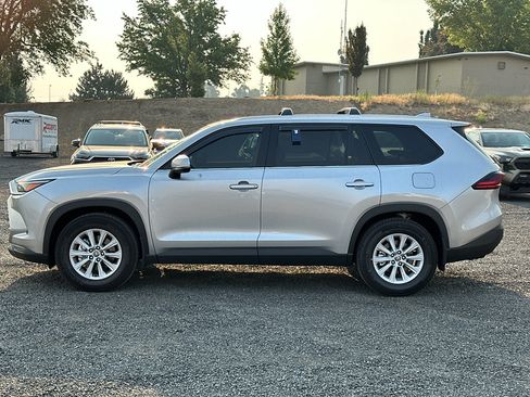 Used 2026 Toyota Grand Highlander AWD image 8