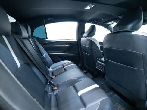 Used 2025 Toyota Camry SE w/ Convenience Package image 28