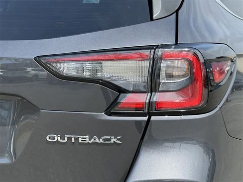 Used 2025 Subaru Outback Premium image 7