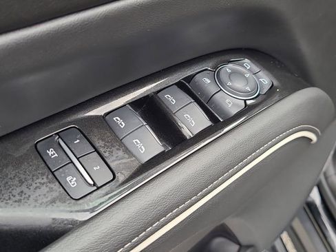 Used 2024 Cadillac Escalade ESV Premium Luxury w/ Performance Package AWD/4WD image 18