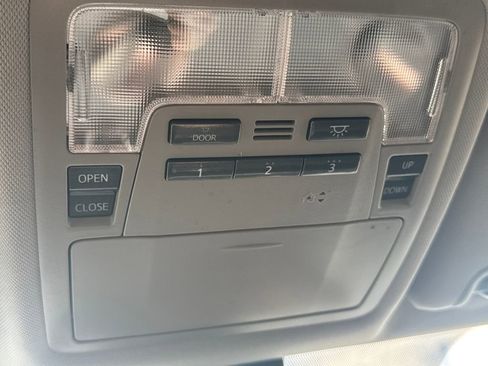 Used 2018 Toyota Highlander XLE image 31