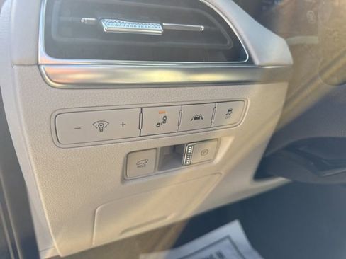 Used 2022 Hyundai Palisade Limited image 13