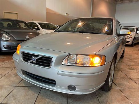 Used 2009 Volvo S60 2.5T FWD image 2