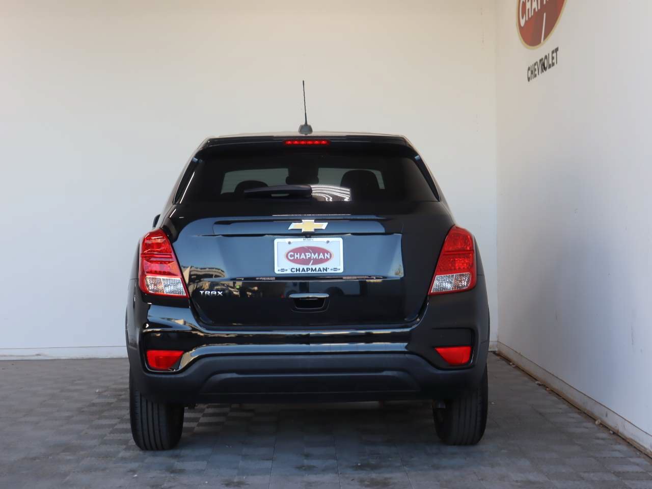 Used 2022 Chevrolet Trax LS w/ Tint and Cruise Package FWD image 6