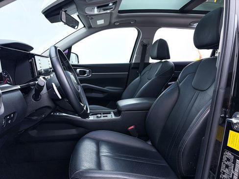 Used 2021 Kia Sorento EX image 18