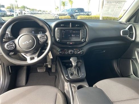 Used 2023 Kia Soul LX w/ LX Technology Package image 19
