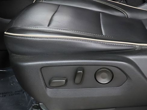 Used 2021 Chevrolet Suburban Premier AWD/4WD image 20