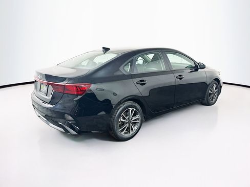 Used 2024 Kia Forte LXS image 9