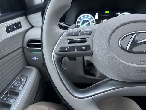 Used 2025 Hyundai Palisade Calligraphy image 19