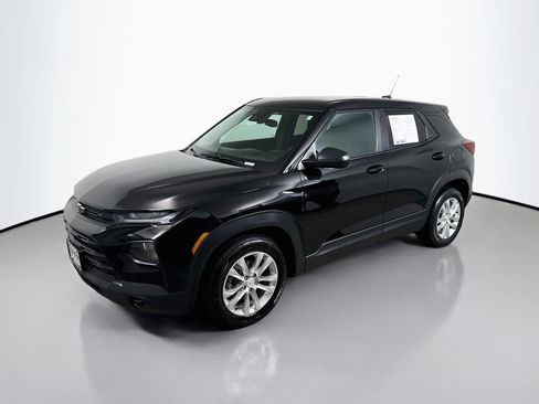 Used 2023 Chevrolet TrailBlazer LS w/ LPO, Blackout Package FWD image 3