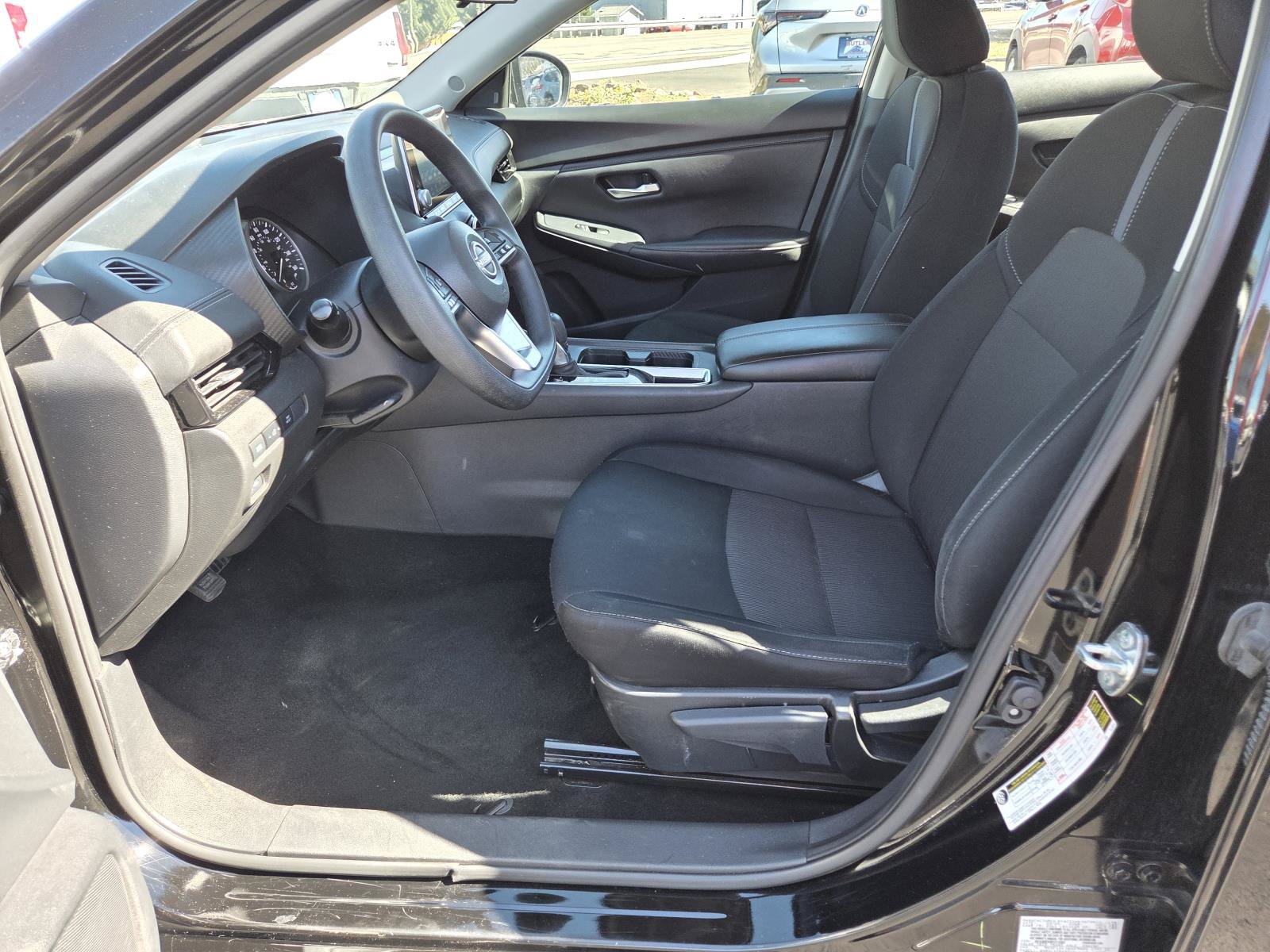 Used 2024 Nissan Sentra SV FWD image 11