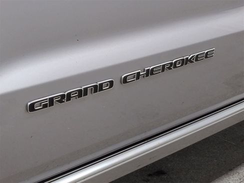 Certified 2019 Jeep Grand Cherokee Summit w/ Platinum Series Group image 13