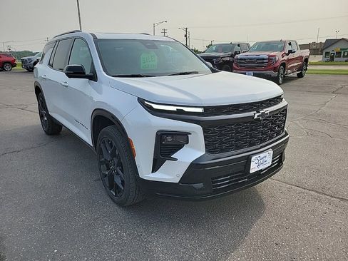 Used 2024 Chevrolet Traverse RS w/ LPO, Floor Liner Package image 2