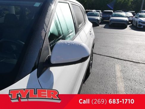 Used 2024 Kia Seltos LX AWD/4WD image 11
