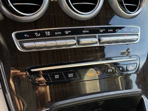 Used 2021 Mercedes-Benz GLC 300 4MATIC image 17