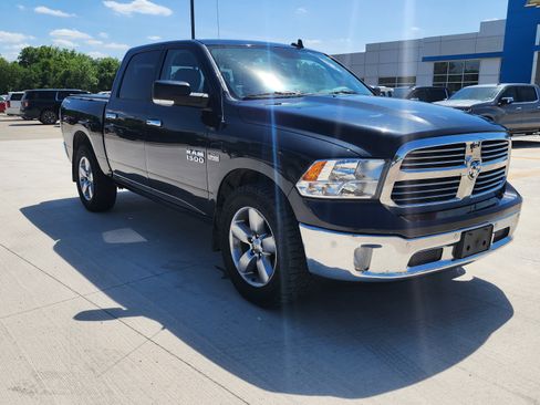Used 2017 RAM 1500 Big Horn AWD/4WD image 3