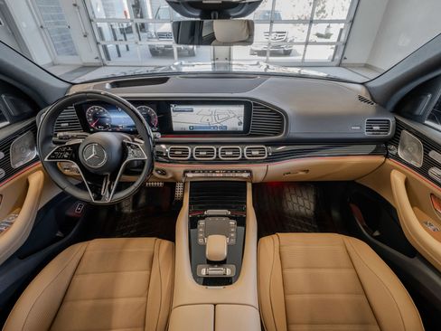 New 2026 Mercedes-Benz GLS 580 4MATIC image 8