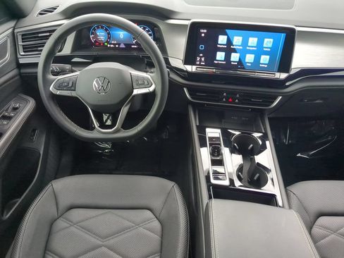 Certified 2024 Volkswagen Atlas Cross Sport SE FWD image 15