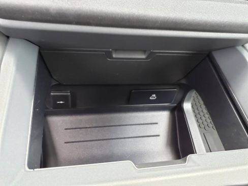 Used 2025 Land Rover Defender 110 S image 18