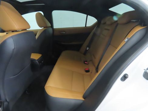 Used 2023 Lexus IS 300 300 image 21