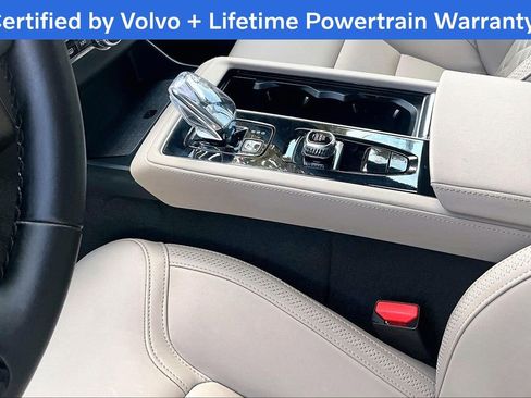 Certified 2025 Volvo XC90 B6 Plus image 18