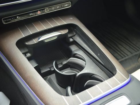 Used 2025 Mercedes-Benz E 350 Sedan image 27