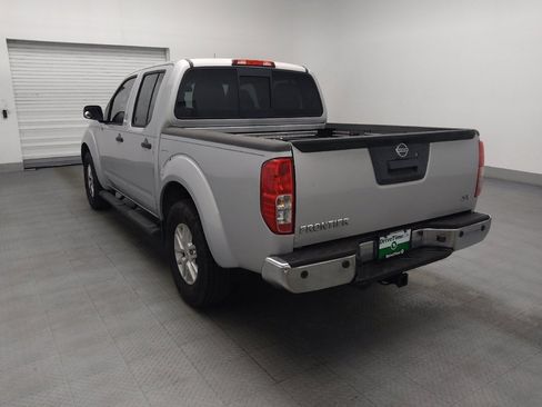 Used 2015 Nissan Frontier SV w/ SV Value Truck Package RWD image 5
