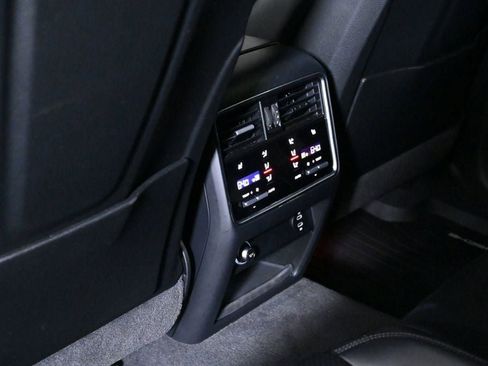 Certified 2022 Porsche Cayenne Turbo S AWD/4WD image 20