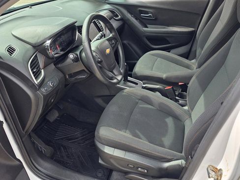 Used 2020 Chevrolet Trax LS w/ Fleet Convenience Package AWD/4WD image 7