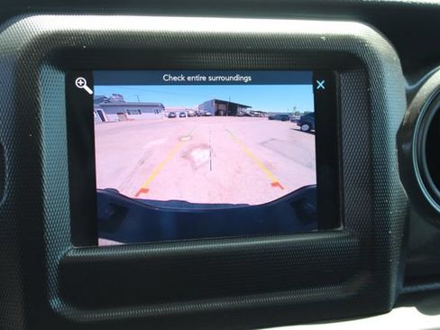 Used 2022 Jeep Gladiator Sport AWD/4WD image 32