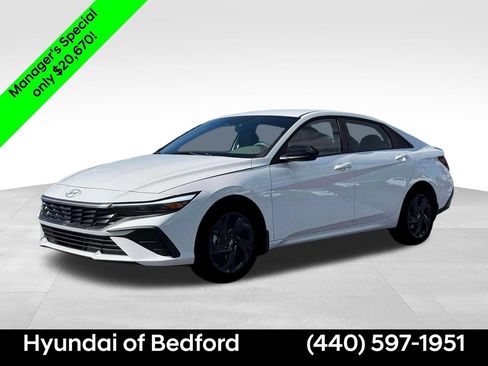Used 2026 Hyundai Elantra Sport FWD image 2