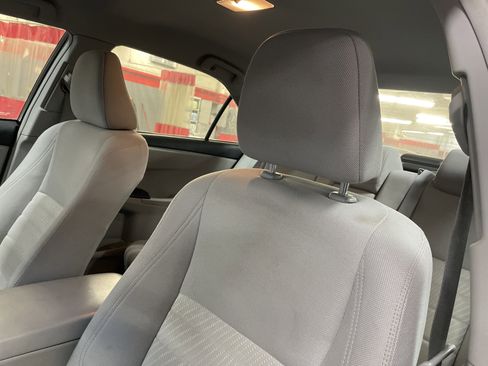 Used 2015 Toyota Camry LE FWD image 8