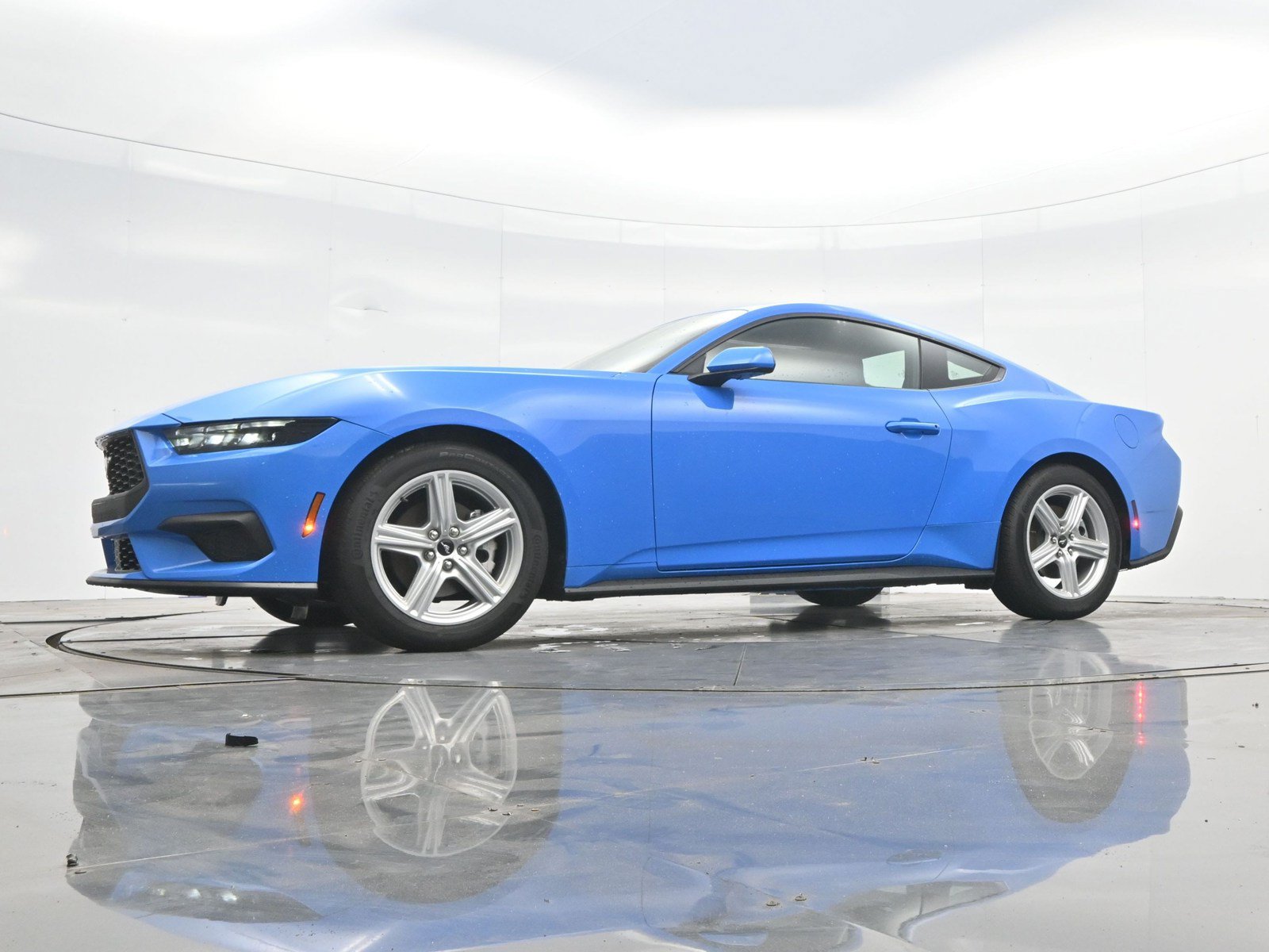 Used 2026 Ford Mustang Coupe RWD image 25