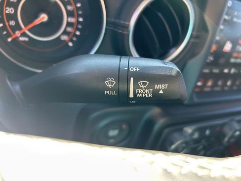 Used 2020 Jeep Gladiator Overland image 28