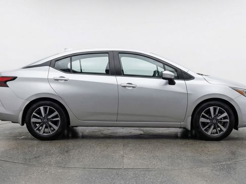 Used 2025 Nissan Versa SV image 11
