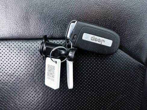 Used 2019 Jeep Compass Limited image 37