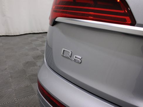 Used 2022 Audi Q5 2.0T Premium w/ Convenience Package AWD/4WD image 29