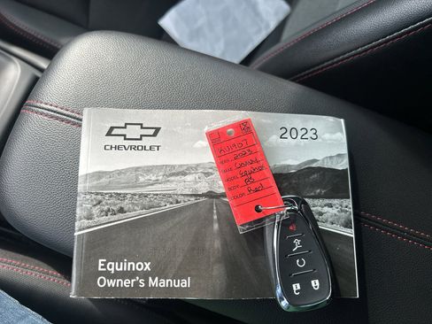 Used 2023 Chevrolet Equinox RS image 36