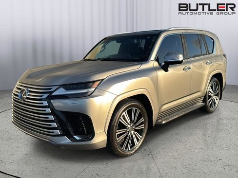 Used 2023 Lexus LX 600 4WD w/ Luxury Package image 1