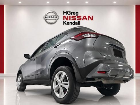 Used 2023 Nissan Kicks S FWD image 4