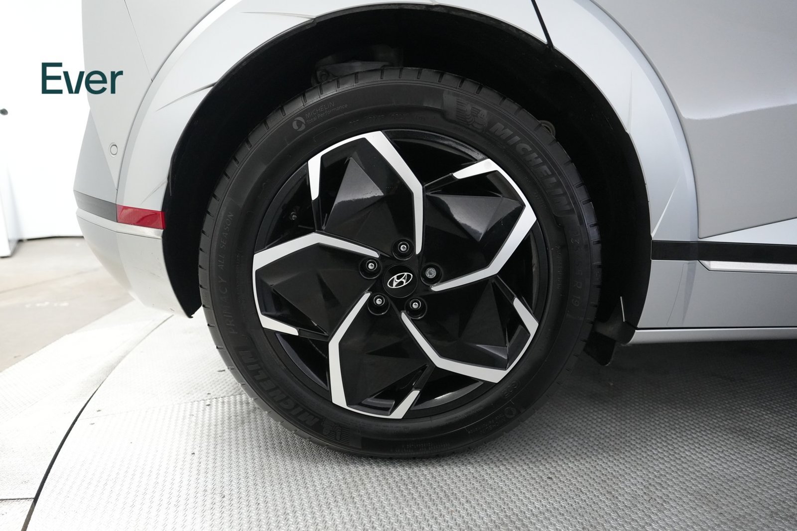 Used 2024 Hyundai Ioniq 5 Limited RWD image 21