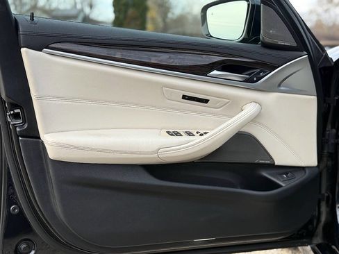 Used 2020 BMW 540i xDrive w/ M Sport Package image 29