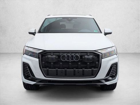 Used 2025 Audi Q7 2.0T Premium w/ Convenience Plus Package image 2