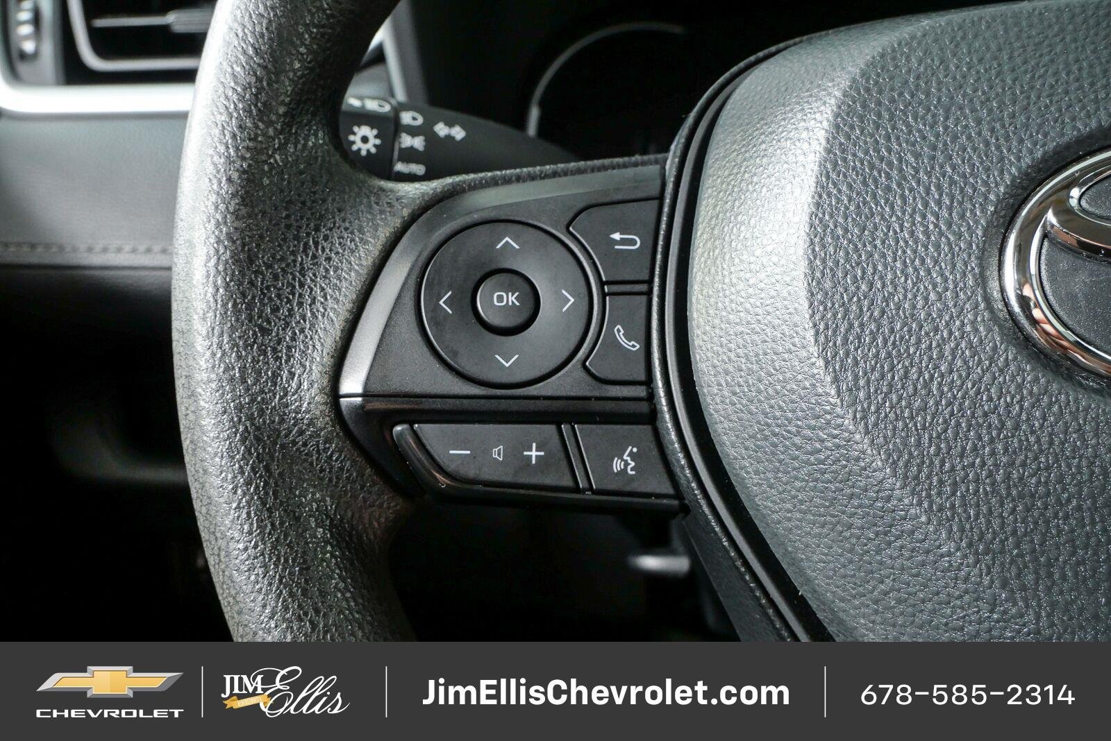 Used 2024 Toyota RAV4 XLE FWD image 11