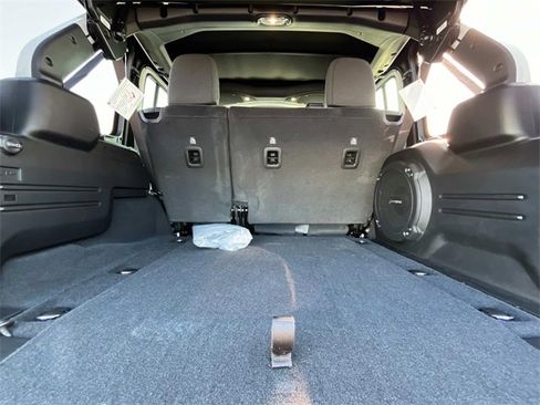 New 2024 Jeep Wrangler Unlimited Rubicon w/ Technology Group image 22