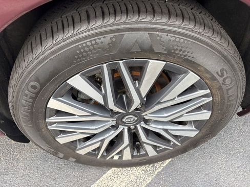 Used 2025 Nissan Altima 2.5 SV FWD image 9