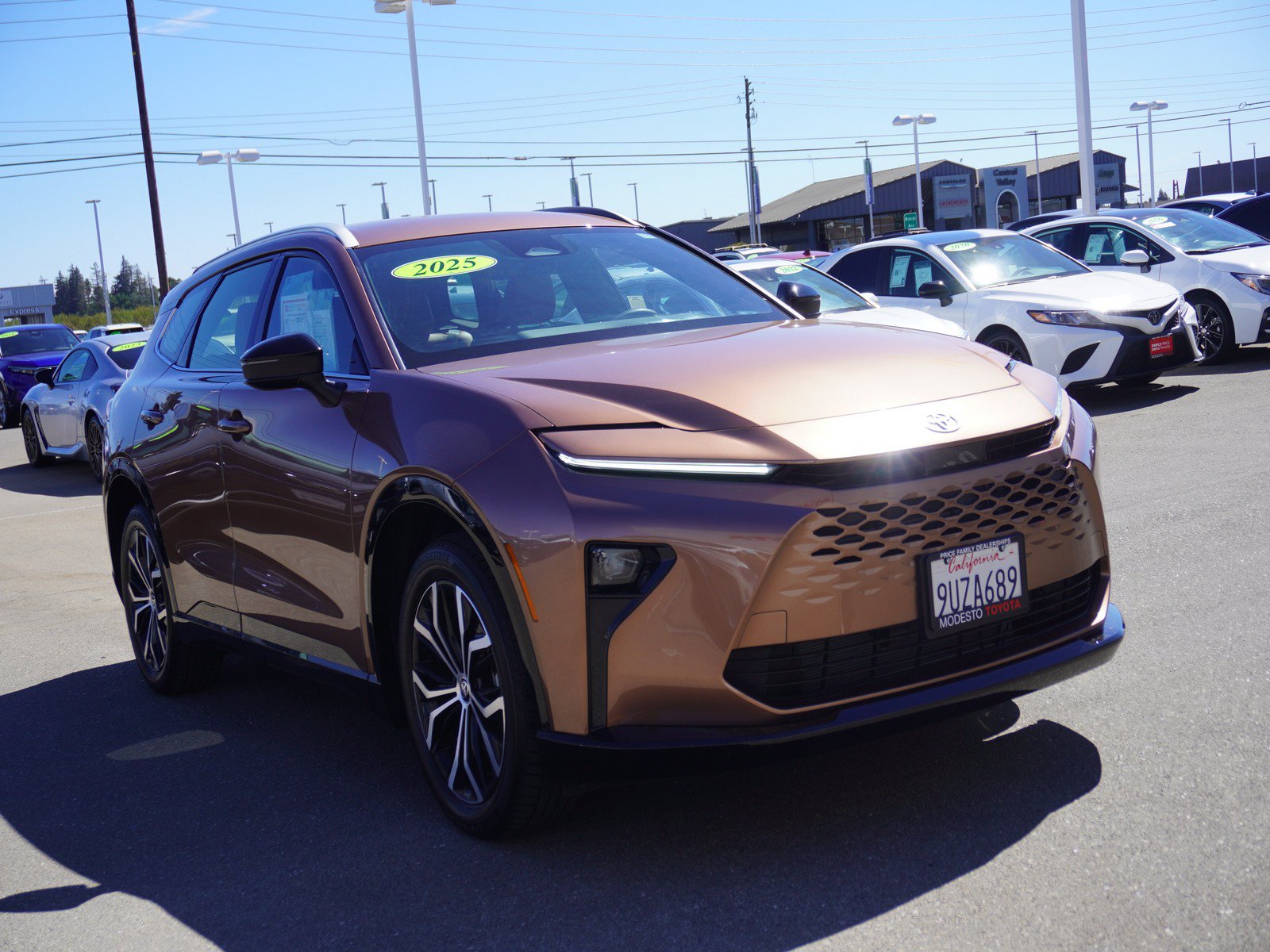 Used 2025 Toyota Crown Signia AWD/4WD image 1