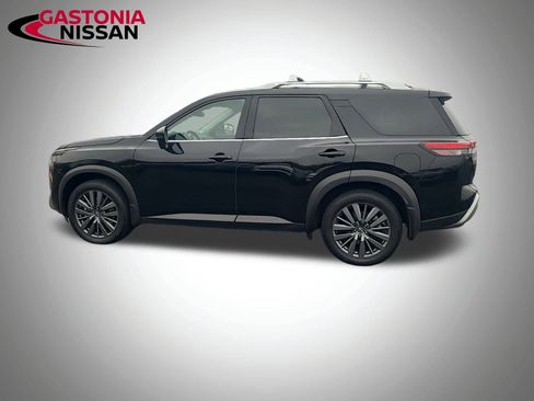 Used 2024 Nissan Pathfinder SL w/ SL Premium Package image 6