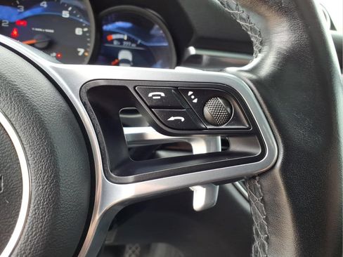 Used 2018 Porsche Macan AWD/4WD image 24